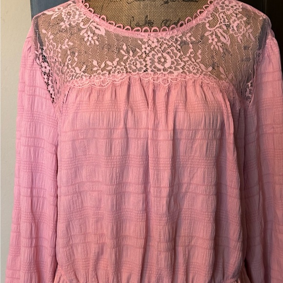 Lovely pink top-New without tag! - Picture 2 of 5